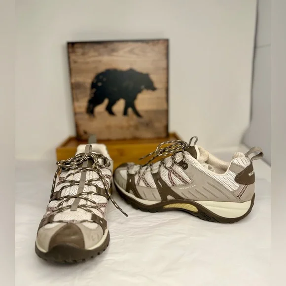 🌼MERRELL pre-owned women’s hiking shoes. Size 8. WHIKING08. - Picture 2 of 5